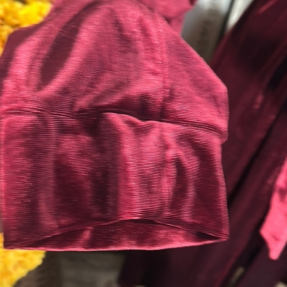 Elegant Velvet Robe in Rich Red Outer Wear or Lounging - Picture 6 of 13